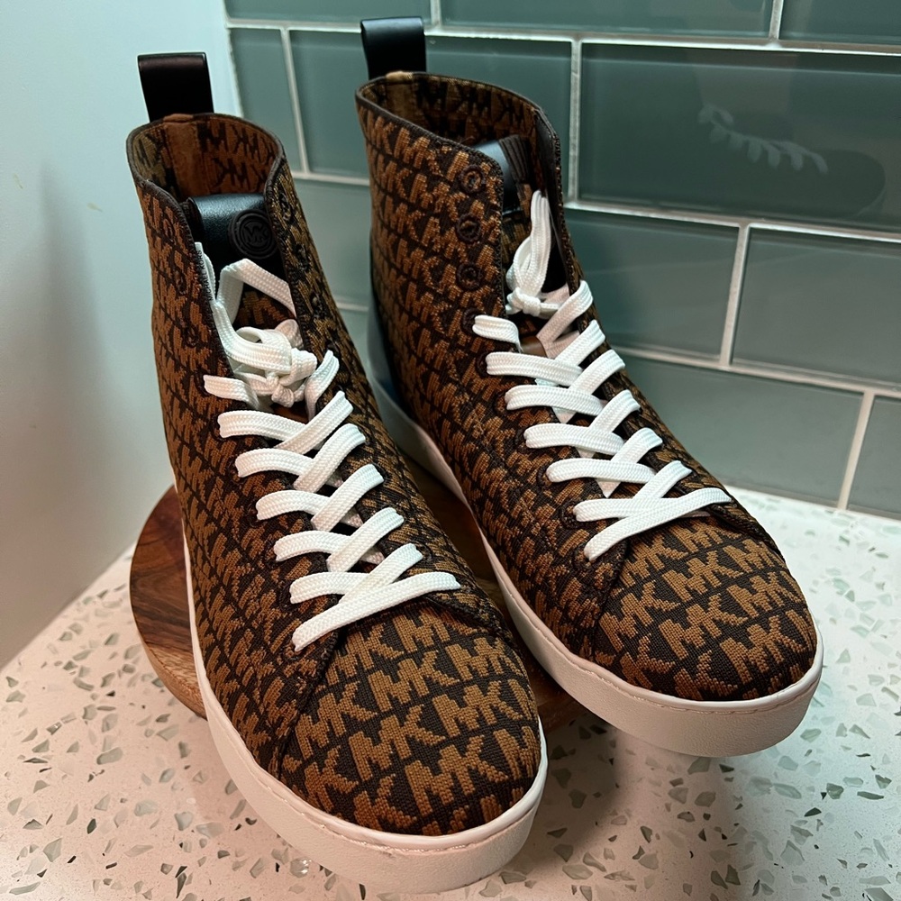 NIB Michael Kors Edie Logo Knit High Top Sneaker 9M Brown